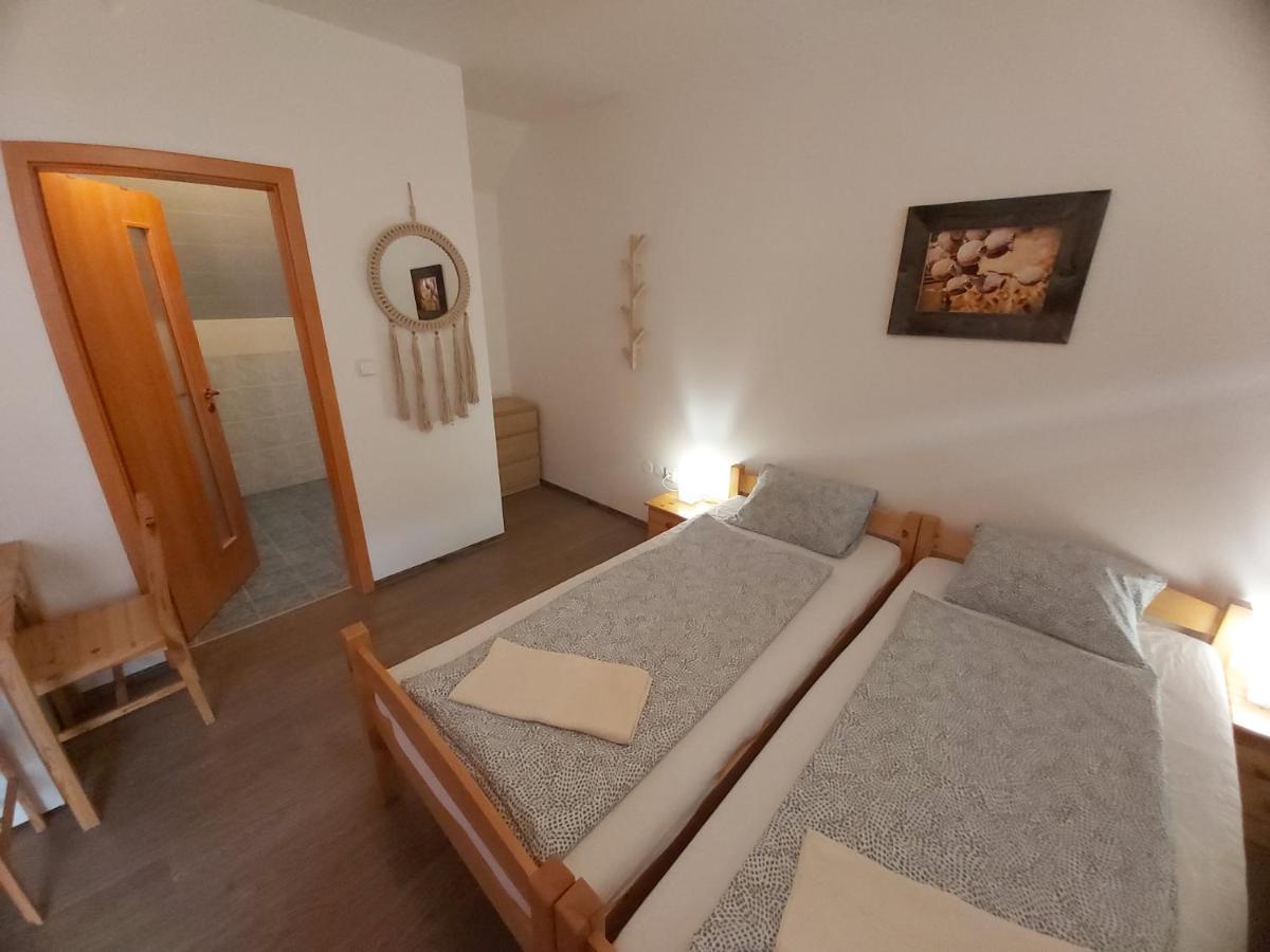 Pivni Lednice Lhota pod Libcany Zewnętrze zdjęcie